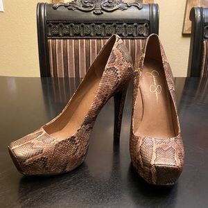 🌹Jessica Simpson “Landy” Platform Heels🌹